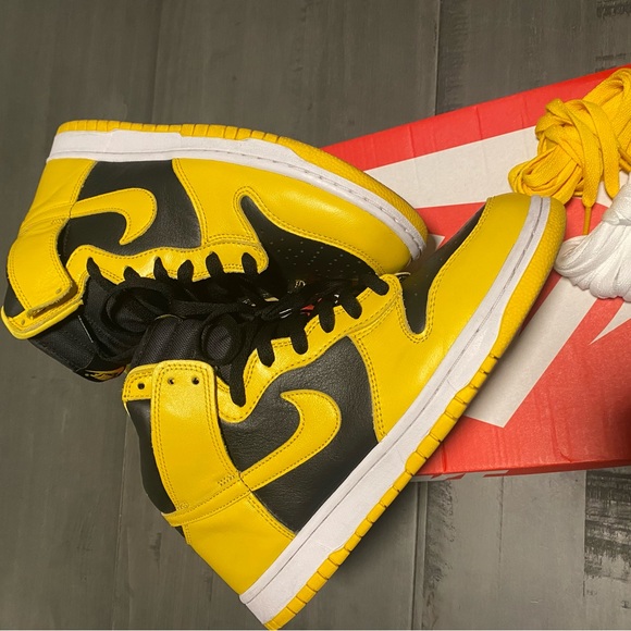 Nike Dunk High “Iowa” - Picture 3 of 7